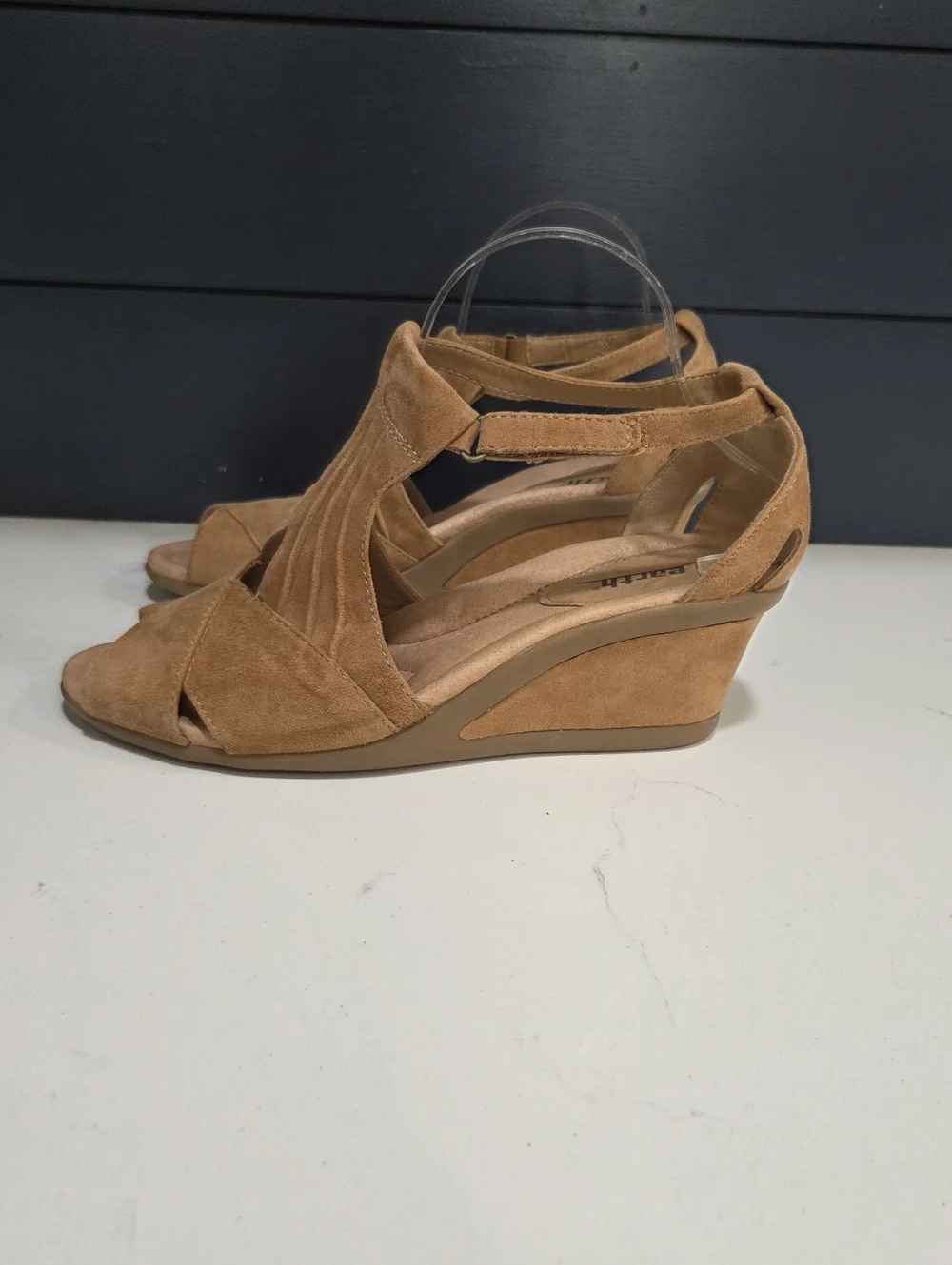 Earth Suede Wedge Sandals Women’s Tan Comfort Shoes Open Toe Slingback Size 10